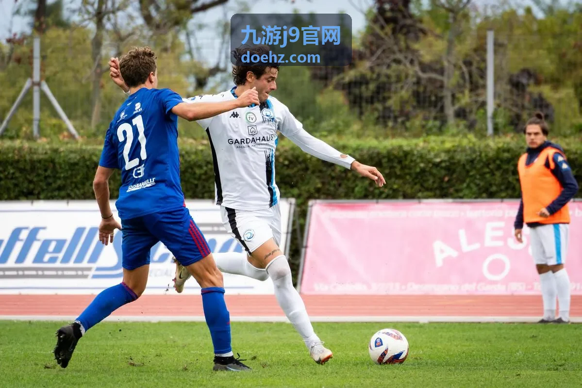 九游j9官网当晚焦点对局直播现场画面